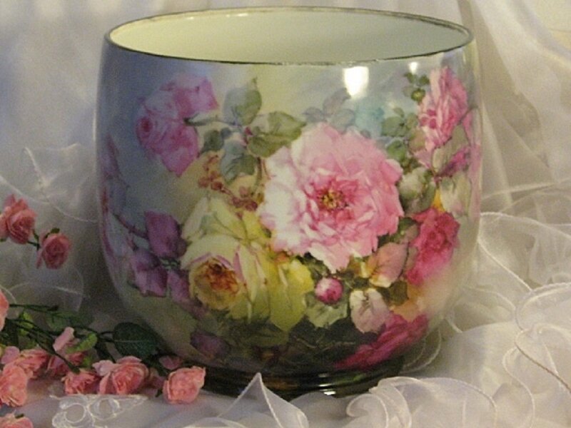 Floral-patterned Glass Bowl