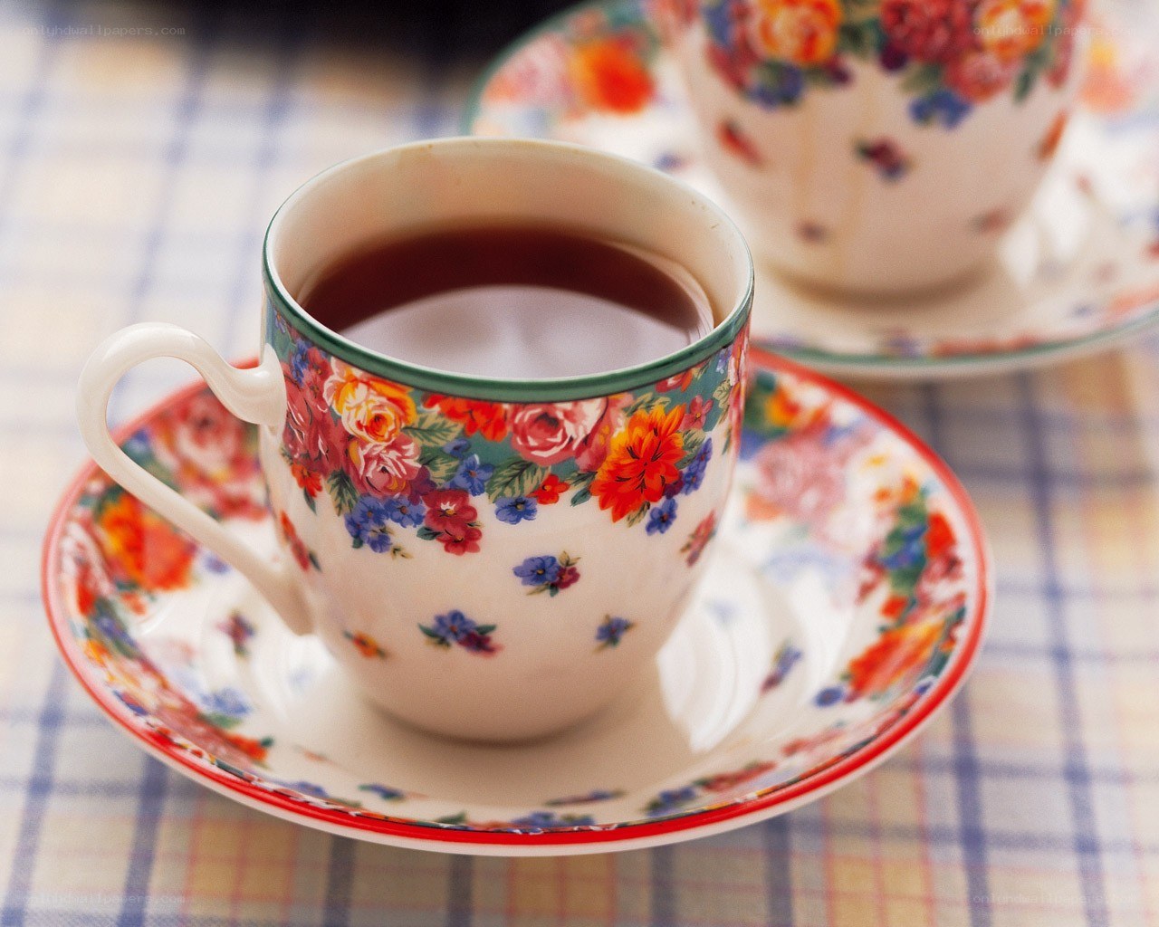 Floral teacup with tea