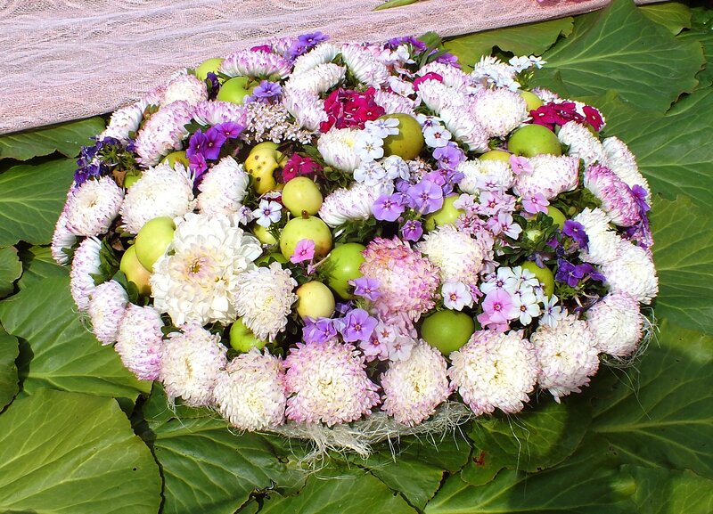 Flower and Fruit Arrangement — White, Calm
