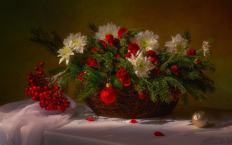 Flower Arrangement in Basket — Red, Dramatic