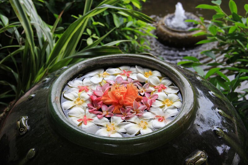 Flower Arrangement in Bowl — Green