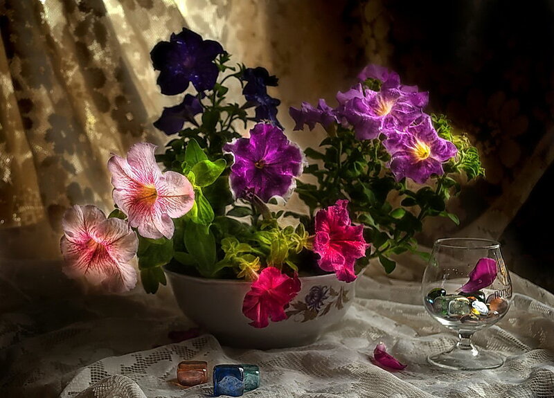 Flower Arrangement in Bowl — Purple, Dramatic