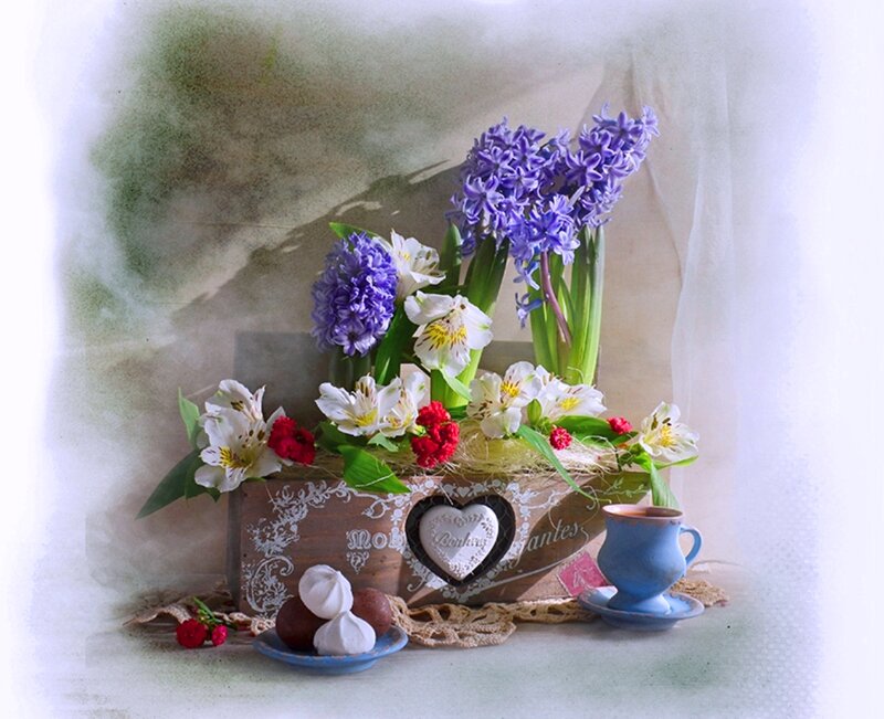 Flower Arrangement in Box — Purple, Serene