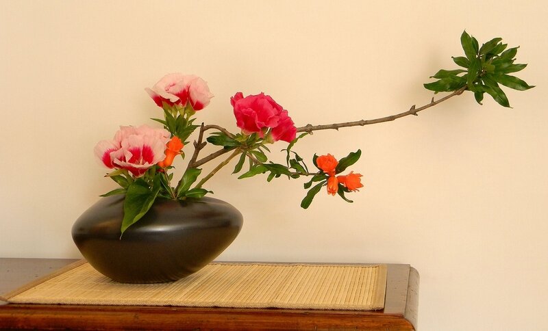 Flower Arrangement in Vase — Black