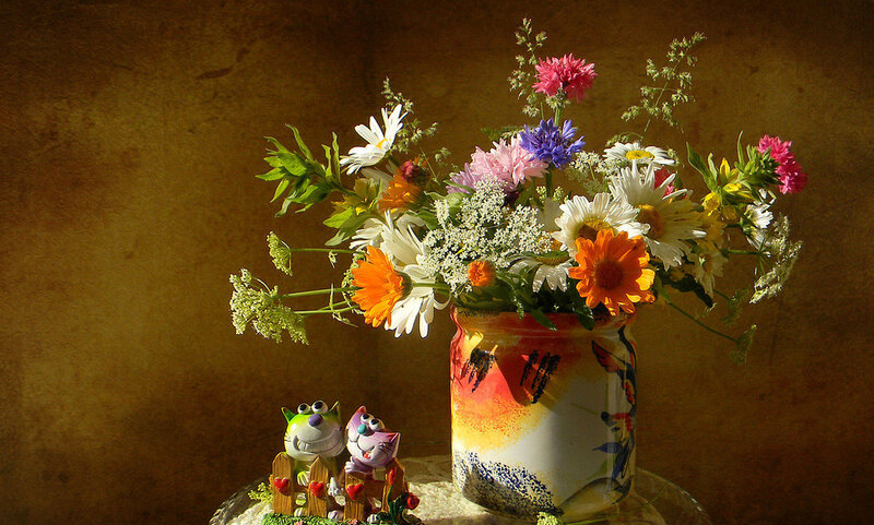 Flower Arrangement in Vase — Brown, Dramatic