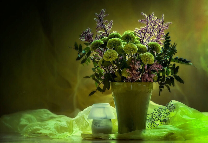 Flower Arrangement in Vase — Green