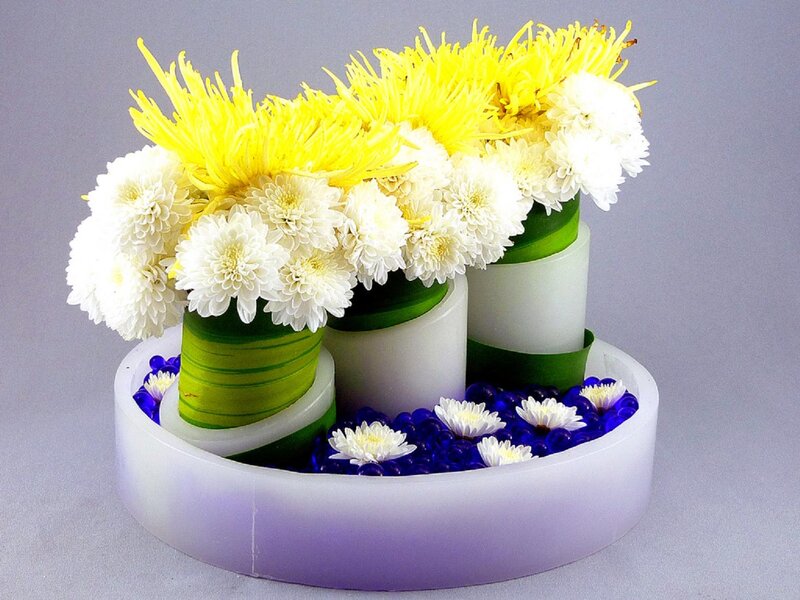 Flower Arrangement in Vase — Yellow, Calm