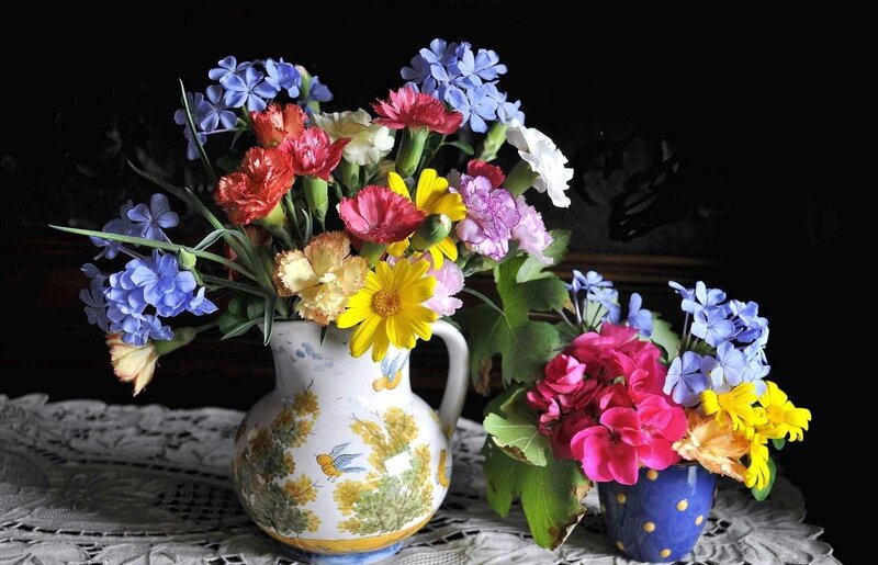 Flower Arrangement on Table — Blue, Dramatic