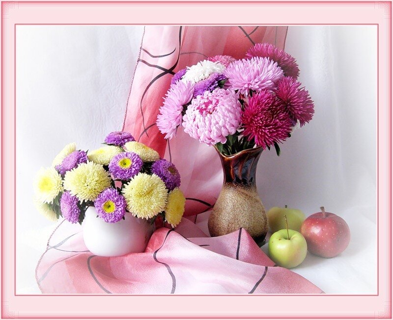Flower Arrangement with Apples — Pink