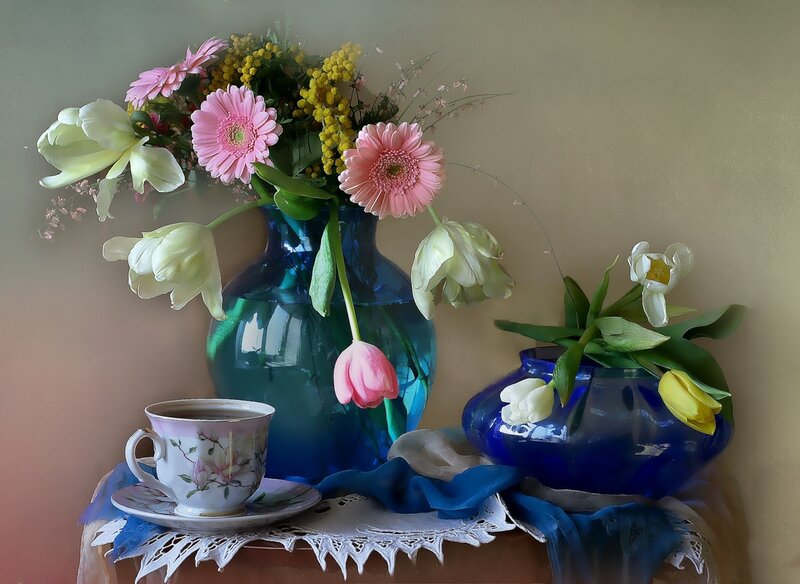 Flower Arrangement with Cup — Blue