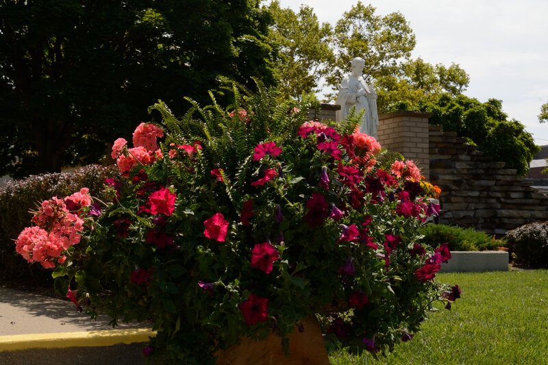 Flower Arrangement with Statue — Green