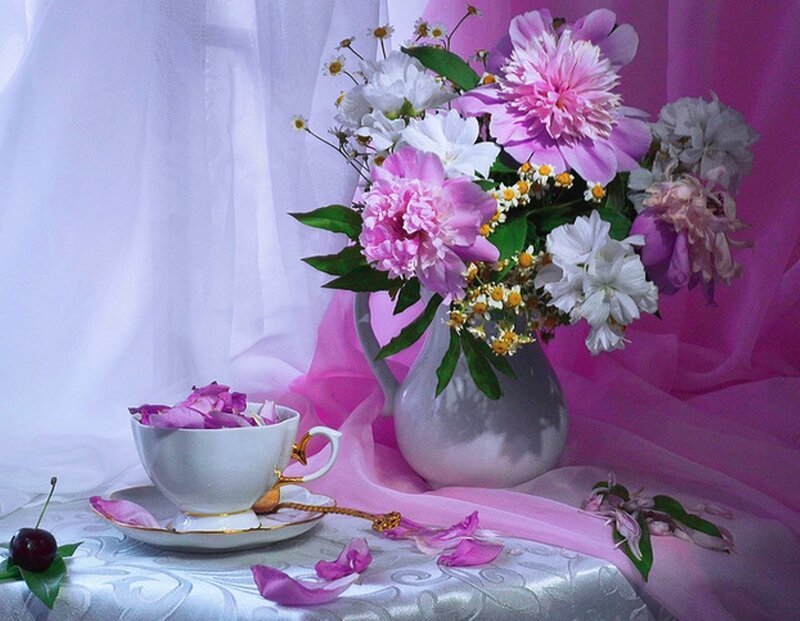 Flower Arrangement with Teacup — Pink, Serene