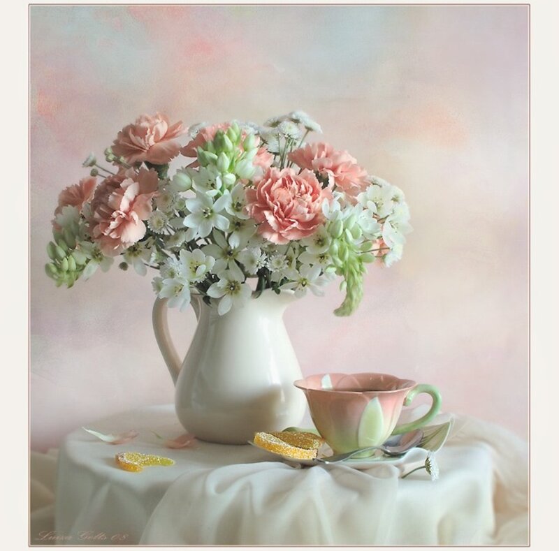 Flower Arrangement with Teacup — Pink