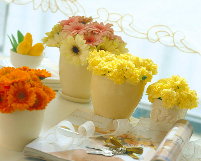 Flower Arrangements on Table — Yellow, Calm