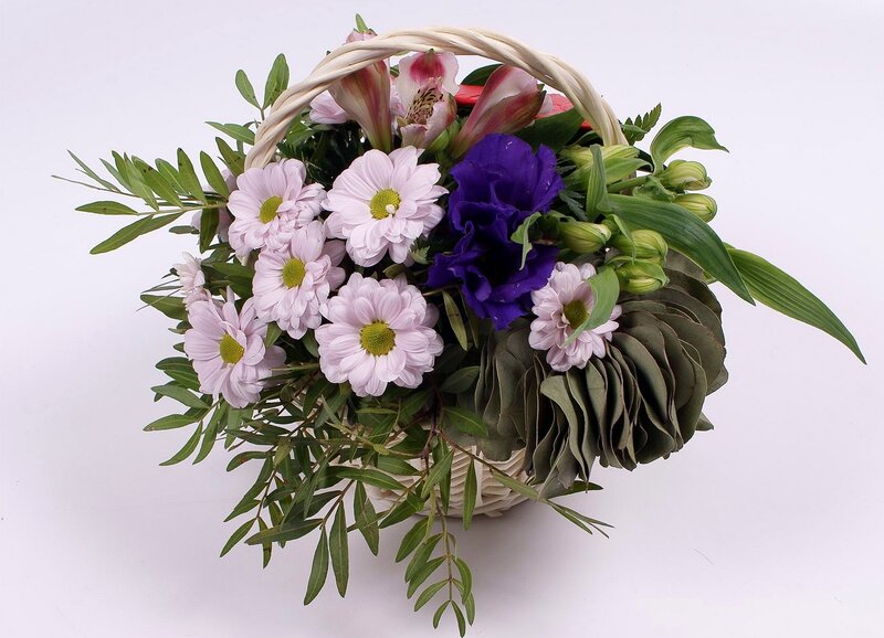 Flower basket arrangement