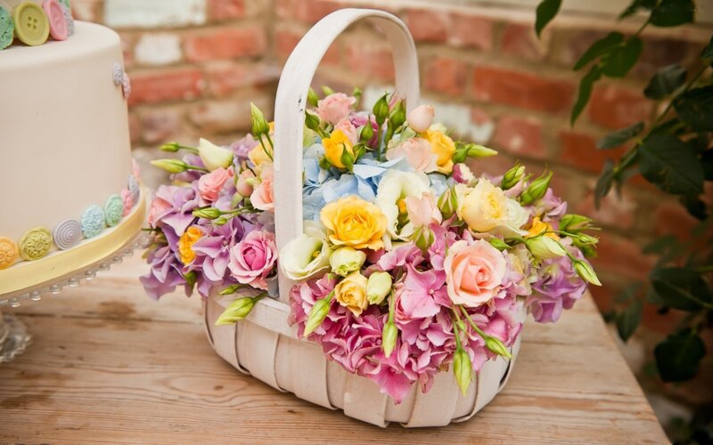 Flower Basket with Cake