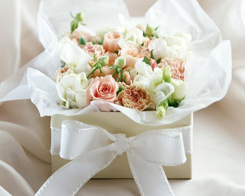 Flower bouquet in a box