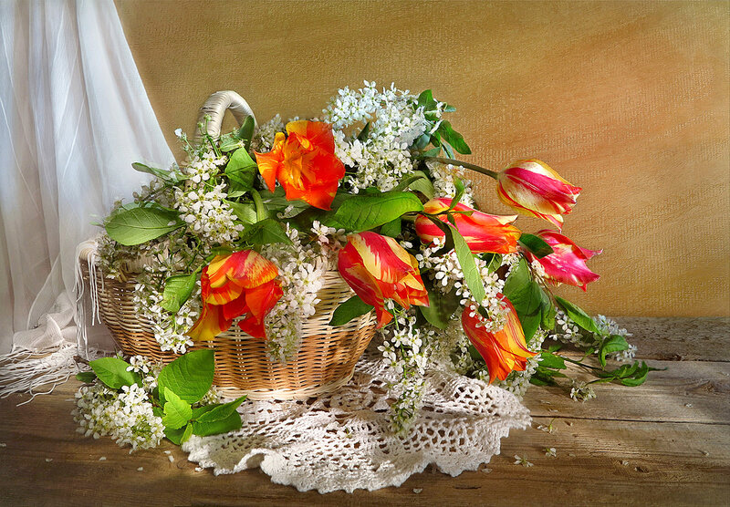 Flower Bouquet in Basket — Orange, Serene