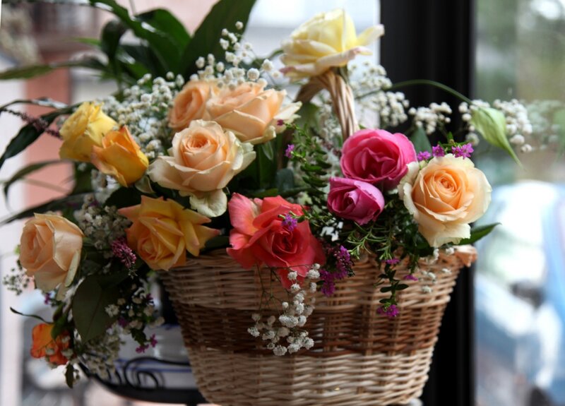 Flower Bouquet in Basket — Pink, Calm
