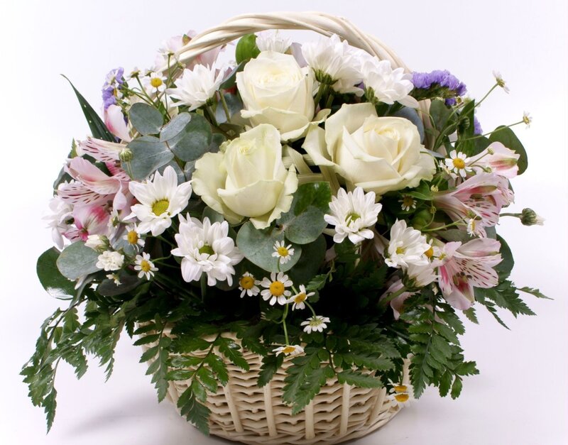 Flower Bouquet in Basket — White