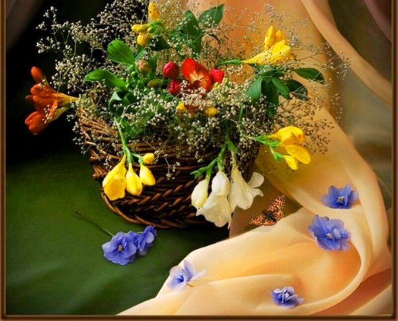Flower Bouquet in Basket — Yellow, Serene