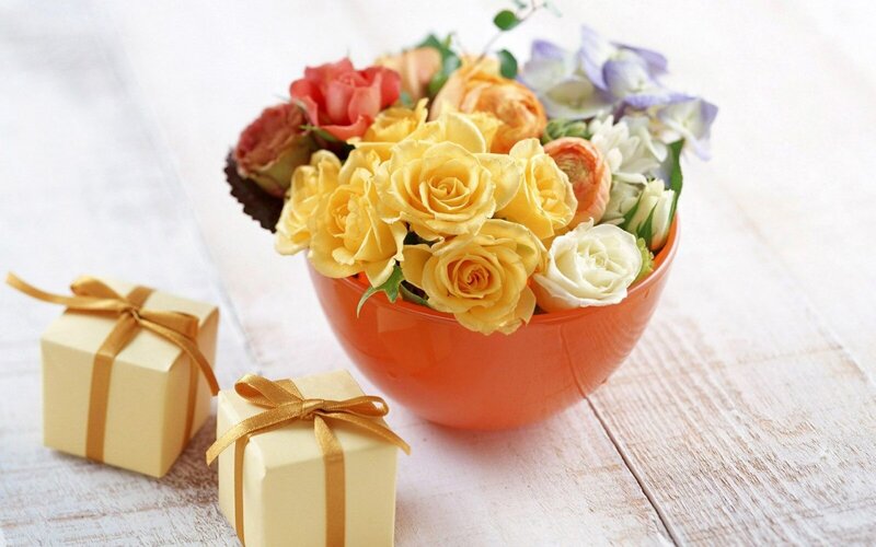 Flower Bouquet in Bowl — Yellow