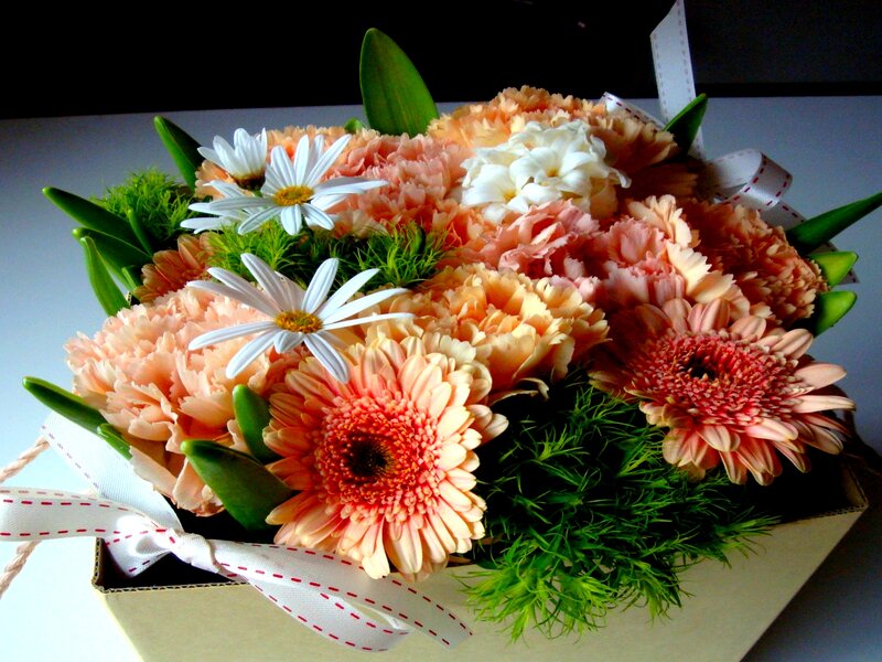Flower Bouquet in Box — Pink, Calm
