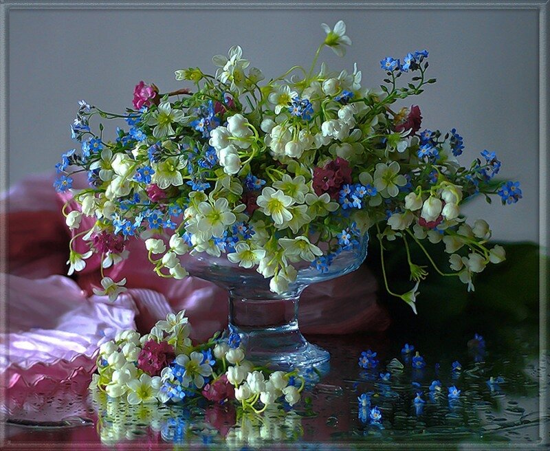 Flower Bouquet in Glass Vase