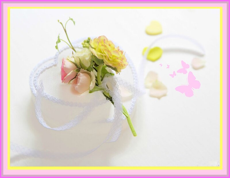 Flower Bouquet in Heart Holder — White, Soft