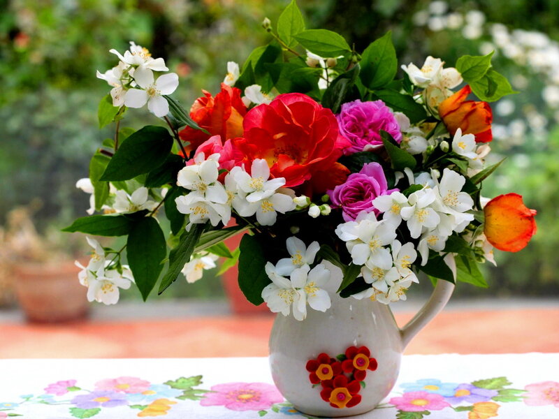 Flower Bouquet in Pitcher — White, Calm