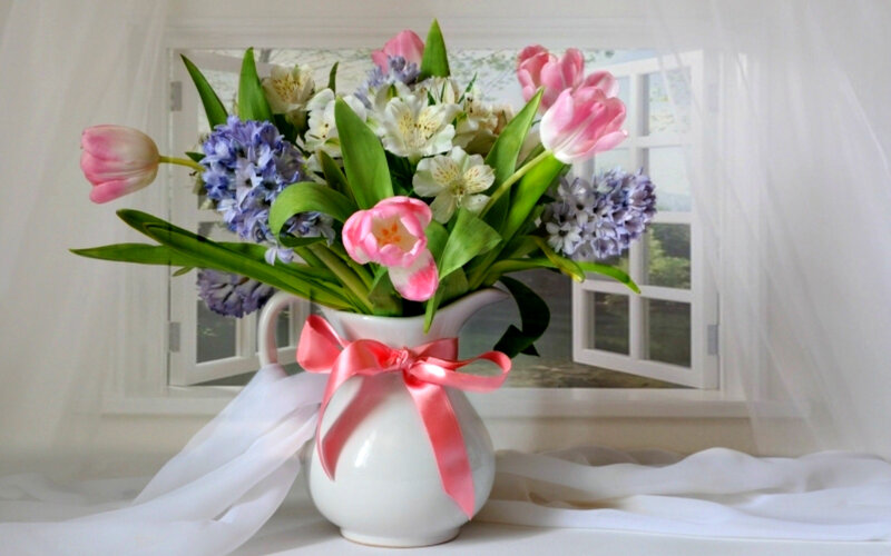 Flower Bouquet in Pitcher — White, Serene