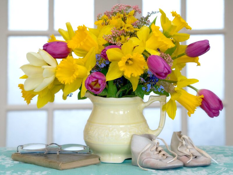 Flower Bouquet in Pitcher — Yellow, Serene