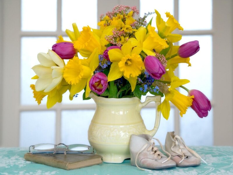 Flower Bouquet in Pitcher — Yellow