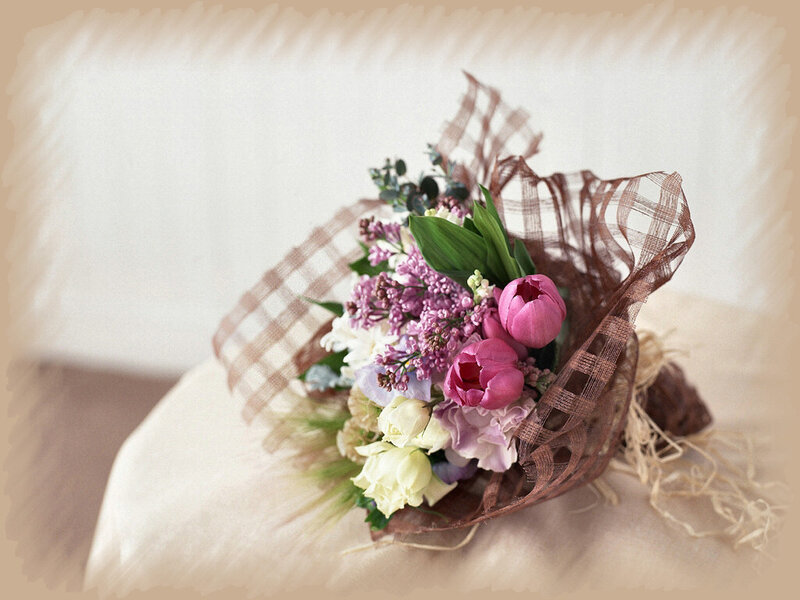 Flower Bouquet in Ribbon