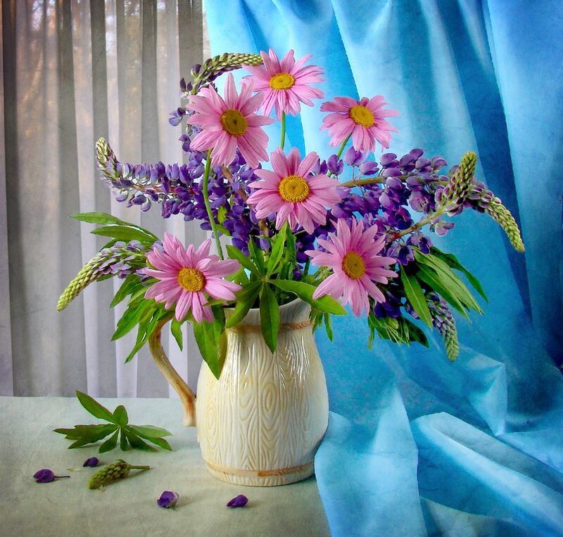 Flower Bouquet in Vase — Blue, Serene