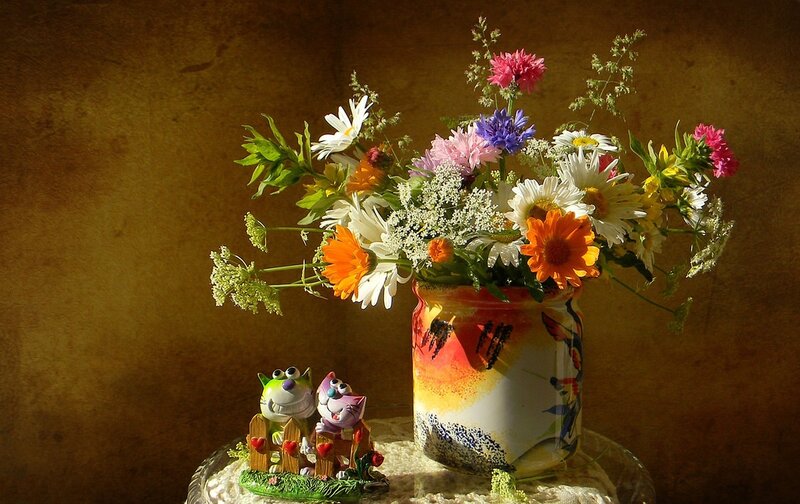 Flower Bouquet in Vase — Brown, Dramatic