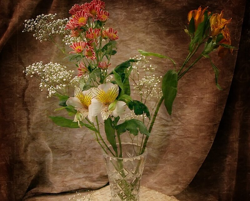 Flower Bouquet in Vase — Brown