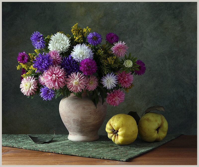 Flower Bouquet in Vase — Green, Calm