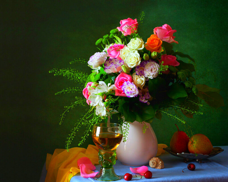 Flower Bouquet in Vase — Green, Dramatic