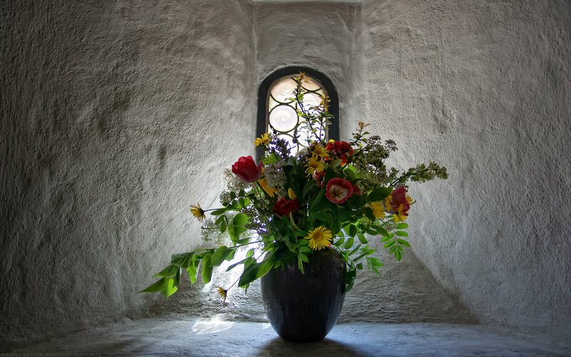 Flower Bouquet in Vase — Green, Serene
