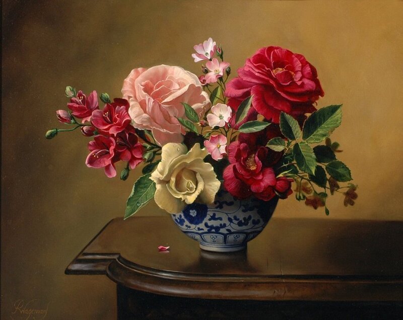 Flower Bouquet in Vase — Red, Serene
