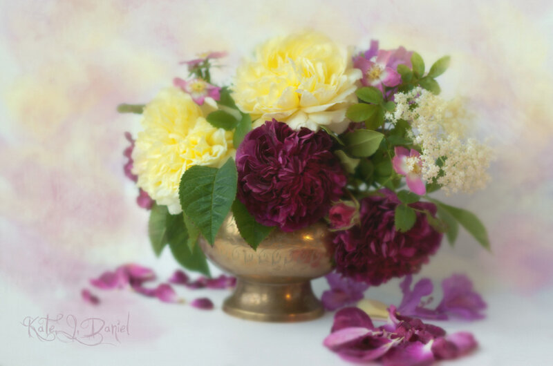 Flower Bouquet in Vase — Yellow