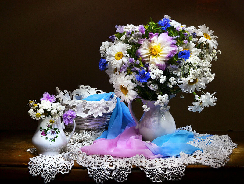Flower Bouquet in Vases