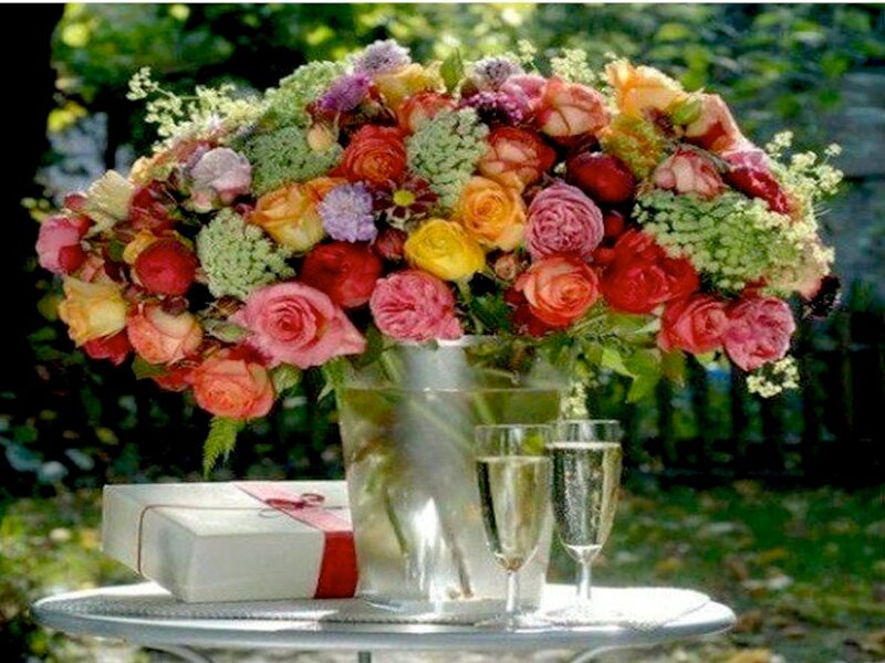 Flower Bouquet on Table — Pink, Festive