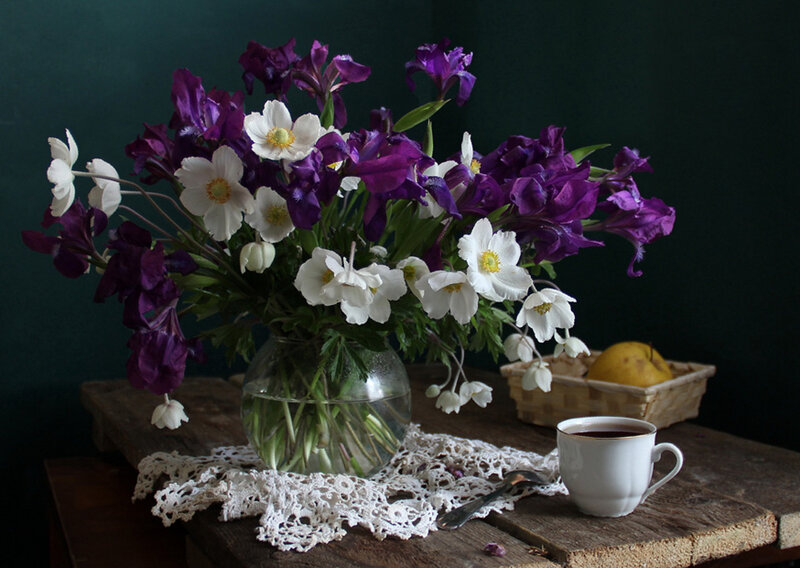 Flower Bouquet on Table — Purple, Serene