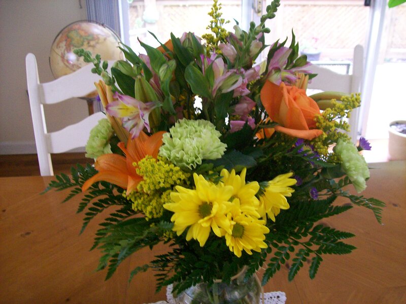 Flower Bouquet on Table — Yellow, Calm