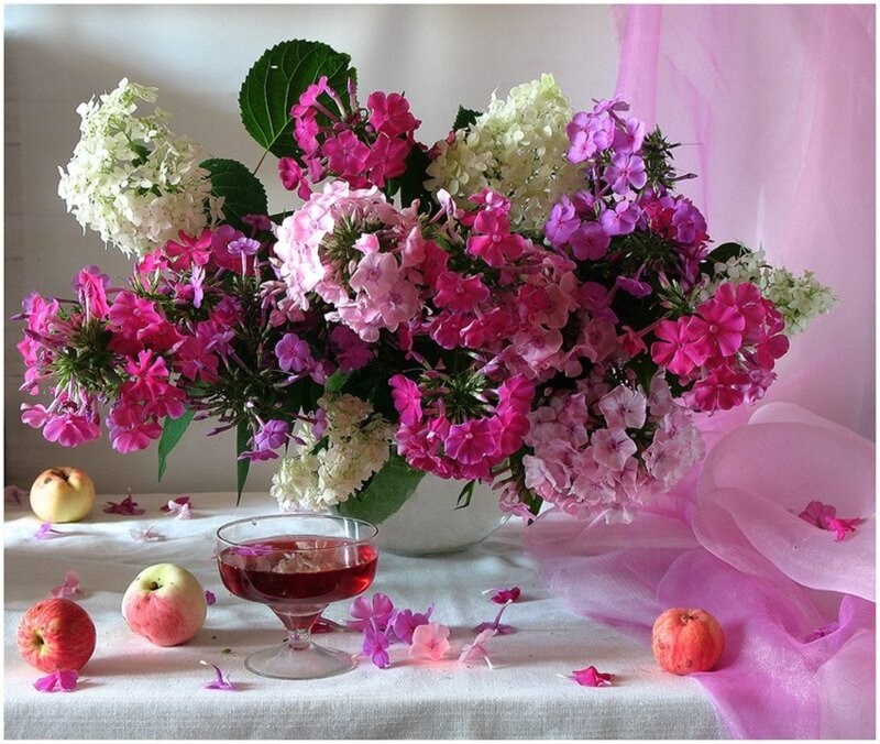 Flower Bouquet with Apples — Pink