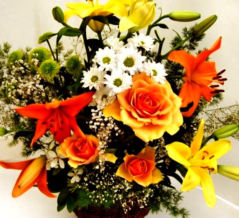 Flower Bouquet with Lilies — Yellow