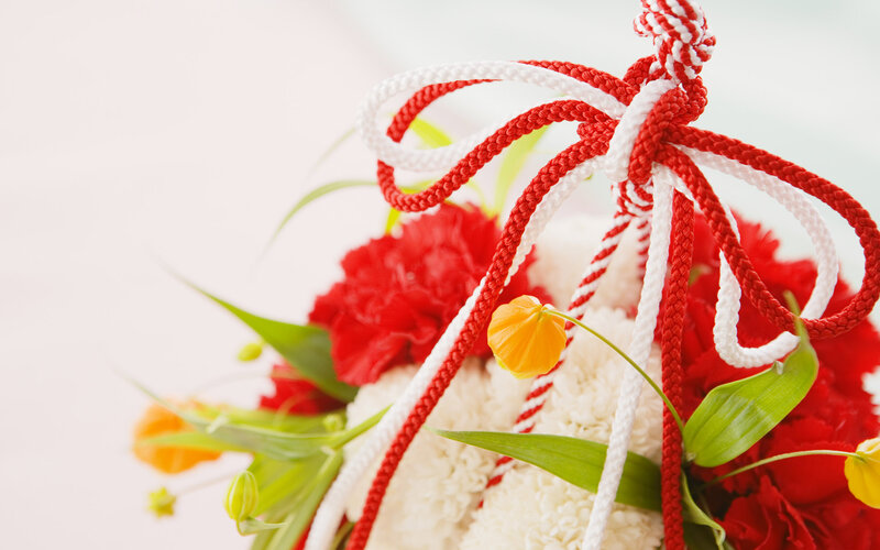 Flower Bouquet with Ribbon — Red
