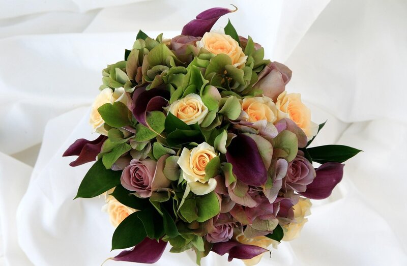 Flower Bouquet with Roses — Green